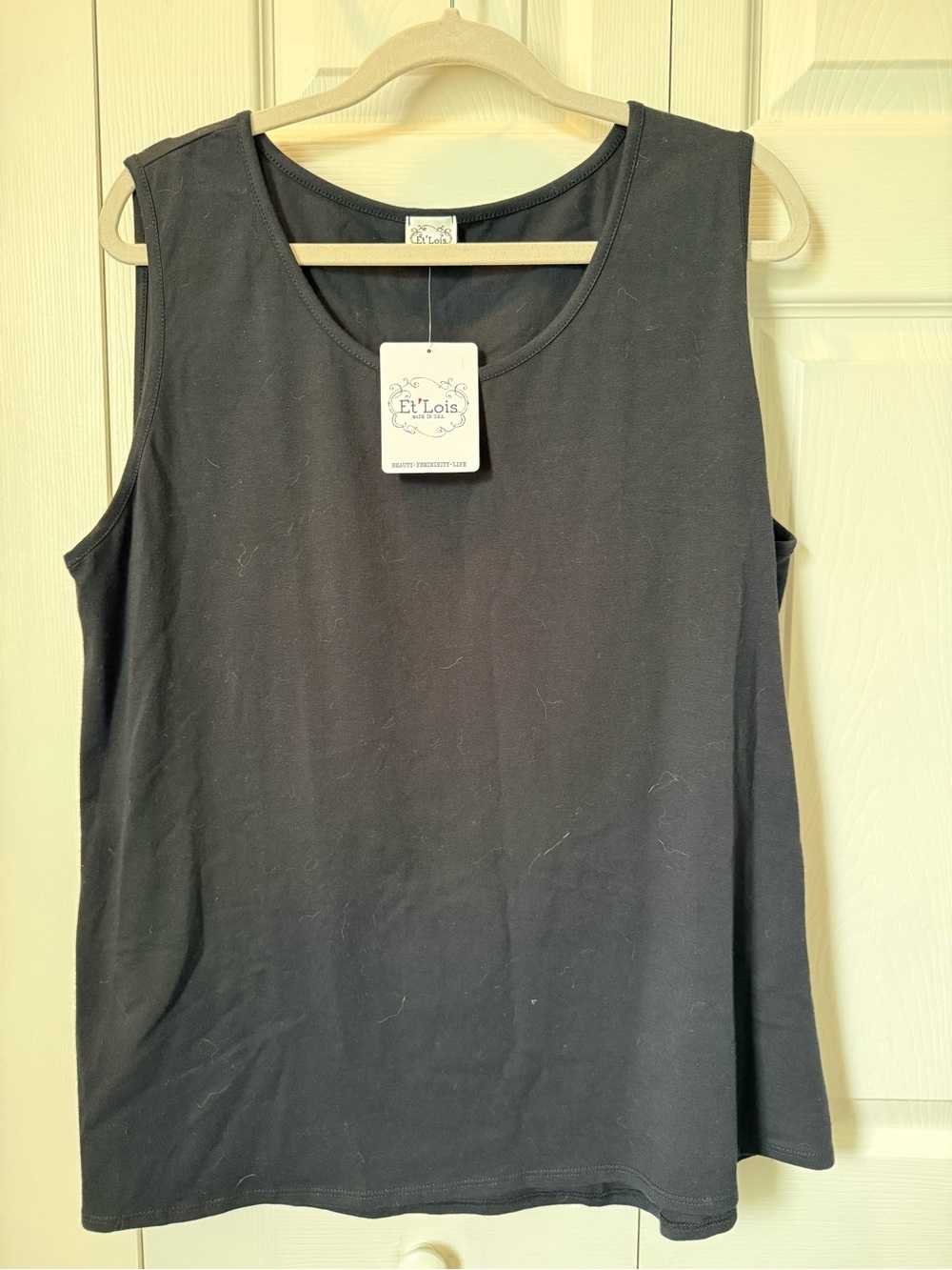 # Et Lois 2X Women’s Black Scoop Neck Tank Top